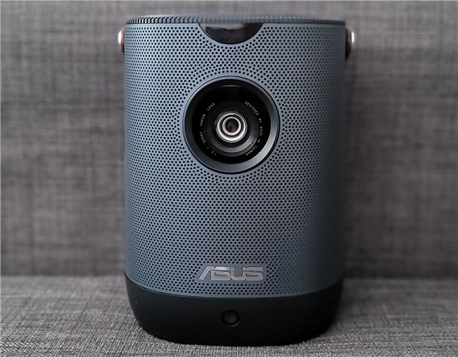 The ASUS ZenBeam L2 projector