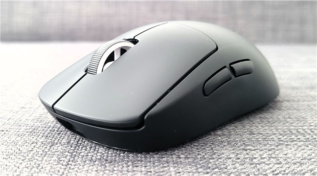 You only get five buttons on the mouse