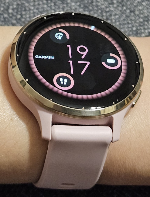 Garmin Venu 3S is elegant and lightweight