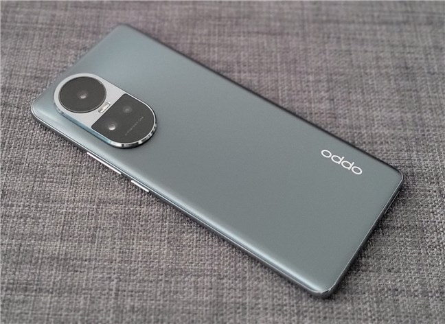 The OPPO Reno10 5G looks good