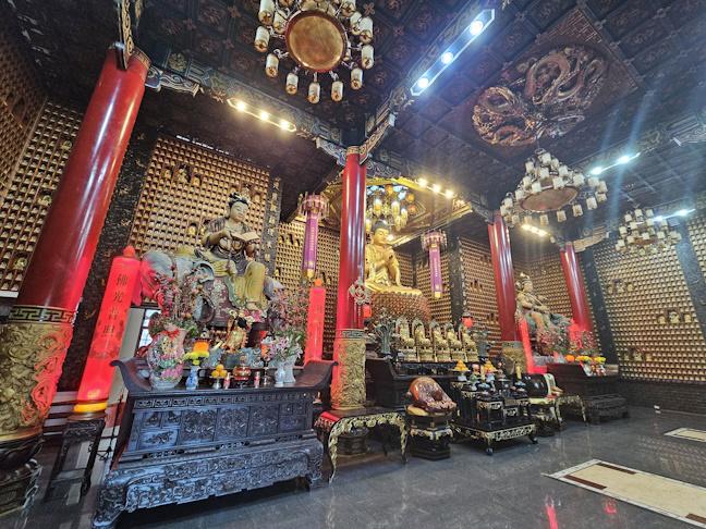 The Ten Thousand Buddha Pagoda