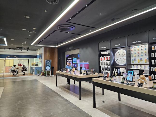 The Samsung Experience Store in Saigon