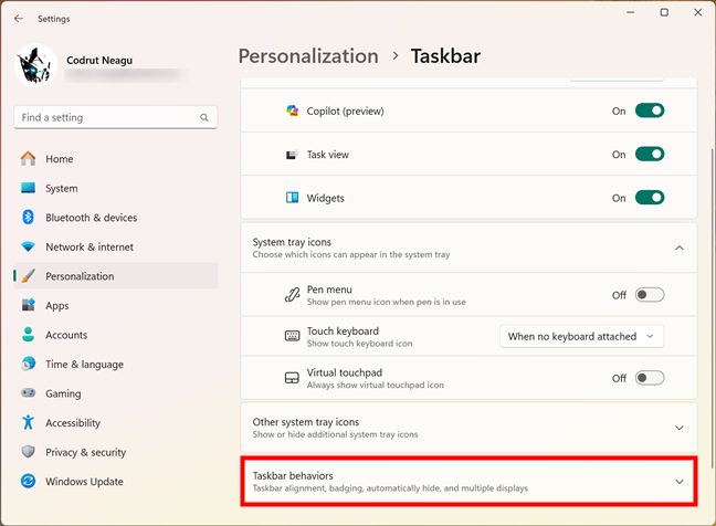 Click or tap the Taskbar behaviors entry