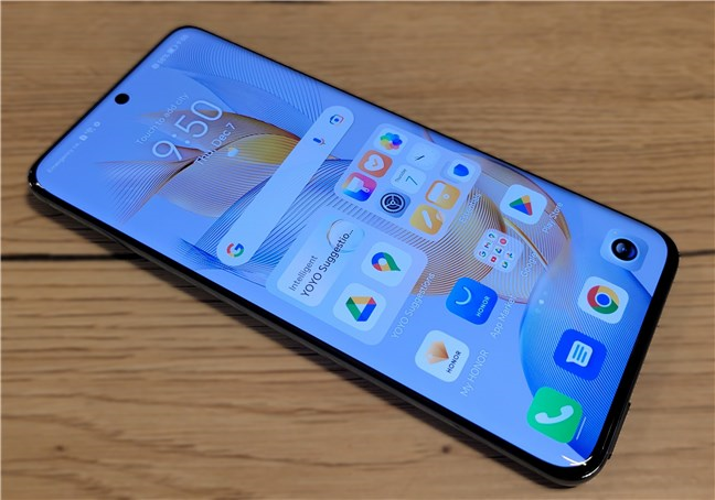 The screen of the HONOR 90