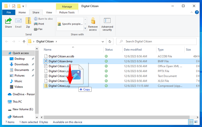 Add more files to a ZIP archive in Windows 10