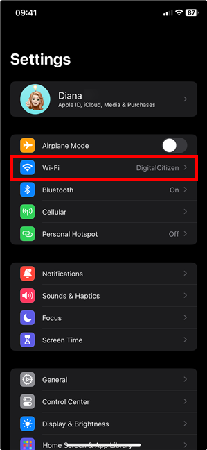 Access Wi-Fi to find the Wi-Fi password on iPhone