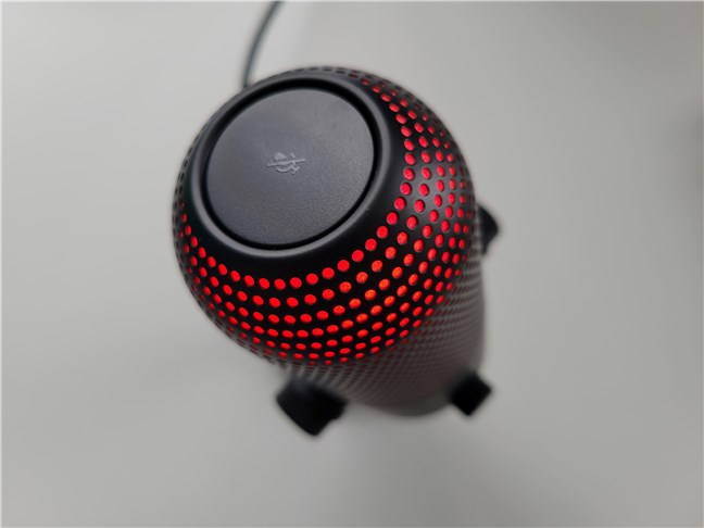 RGB lights on the Razer Seiren V3 Chroma microphone