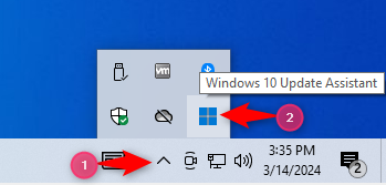The Windows 10 Update Assistant icon in the system tray