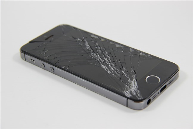 Broken iPhone? Most of the time, the repair costs are not worth it