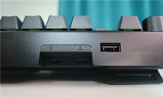 The Razer BlackWidow V4 Pro has a USB 2.0 passthrough port