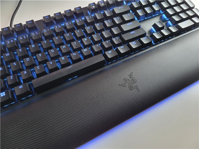 The wrist pad is comfortable and looks great