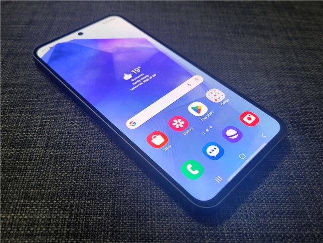The Samsung Galaxy A55 5G features a large screen