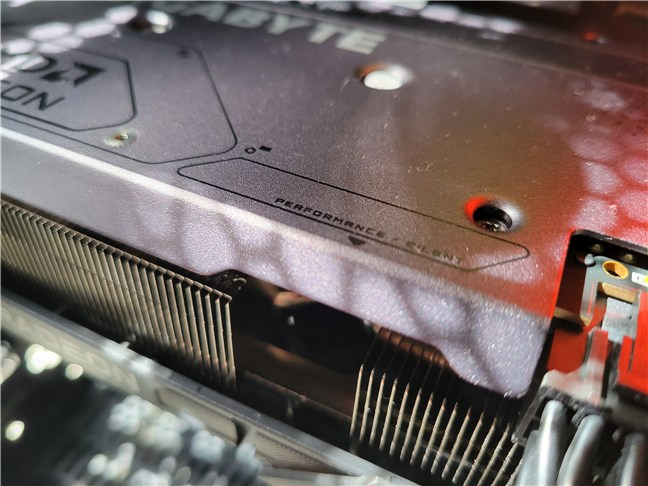 The card has a Performance/Silent switch