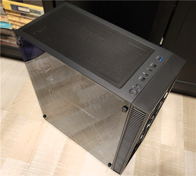 The box has the PC already assembled