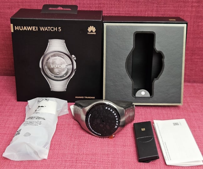 HUAWEI WATCH 5 comes in an elegant black cardboard box