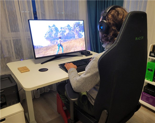 The Razer Iskur V2 X is great for gaming too