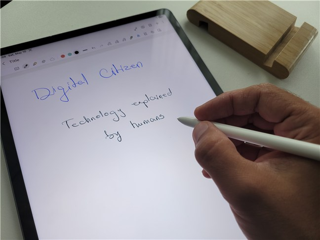 Writing on the Samsung Galaxy Tab S10 FE+