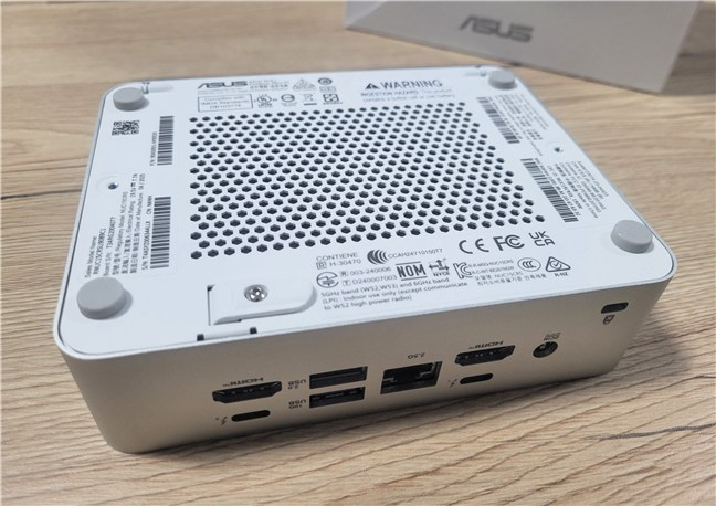 You can easily open the bottom plate for upgrades