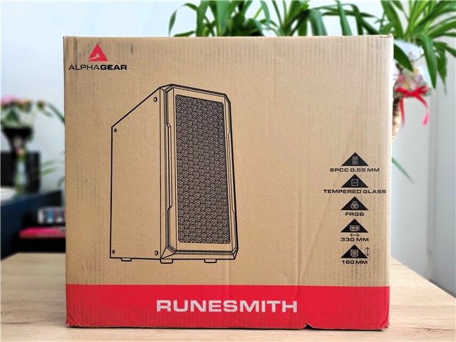 The computer arrives in the box of the AlphaGear Runesmith