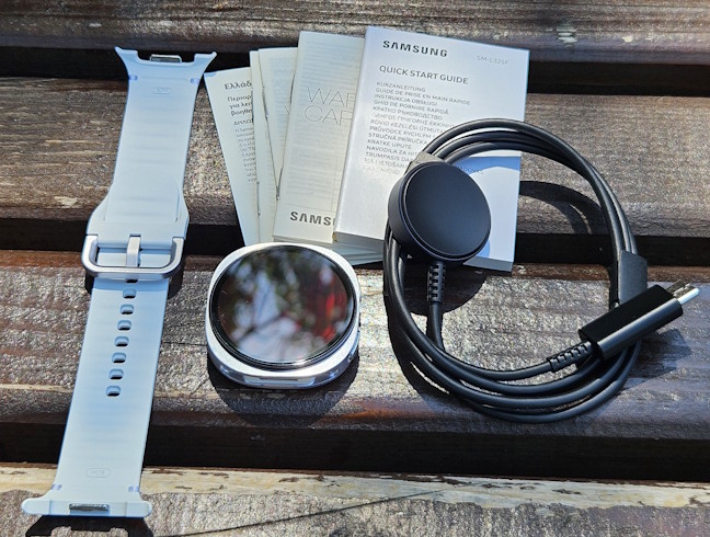 Unboxing the Samsung Galaxy Watch8