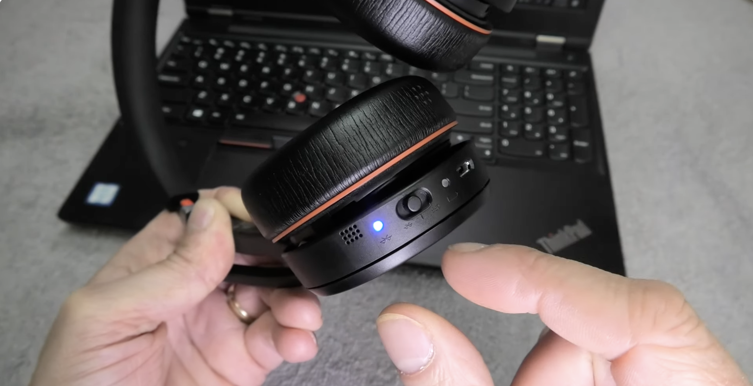 a picture of Jabra headset in bluetooh mode