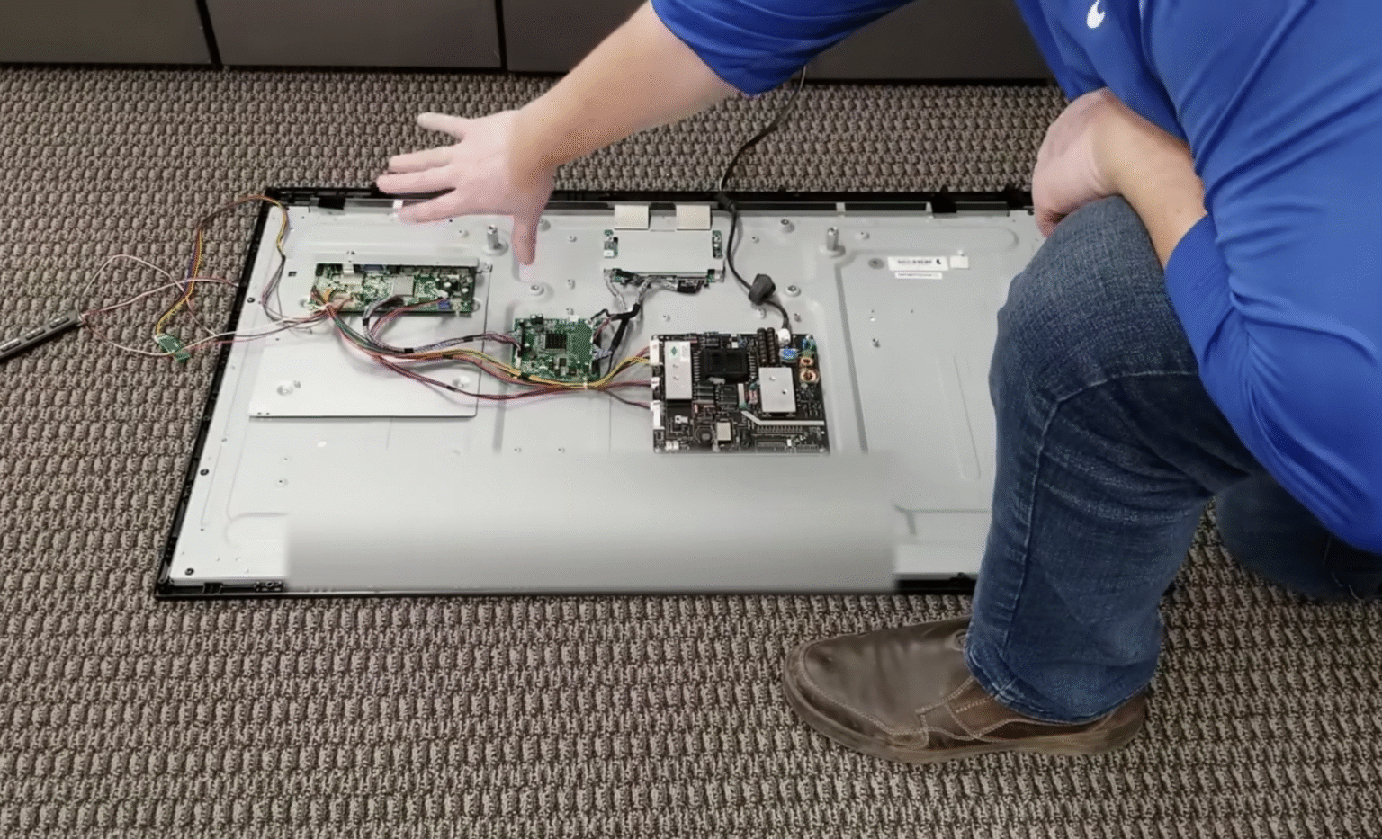 Cracked Smart TV Screen: Repair Or Replace?