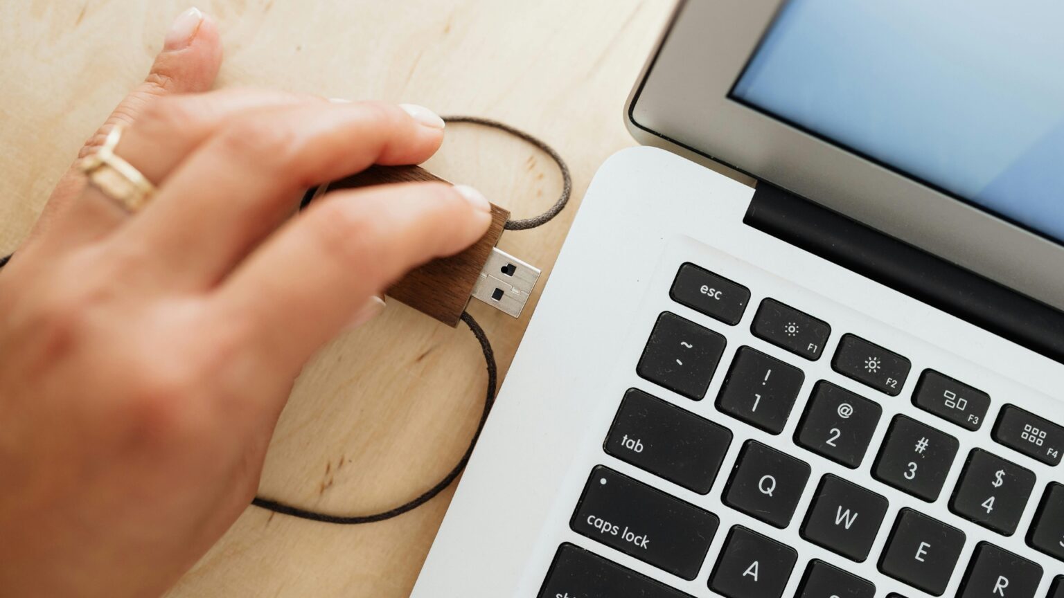 What Is A Bluetooth Dongle? A Simple Guide For Beginners