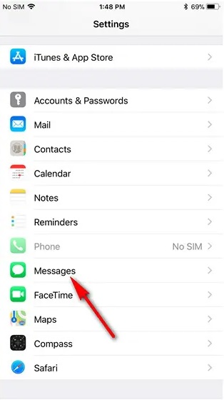 Tapping the Message app on iPhone
