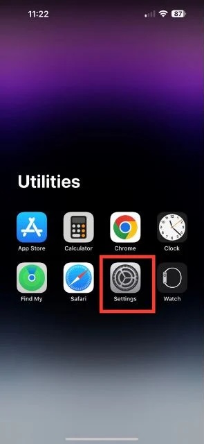 iphone homepage with settings highlighted