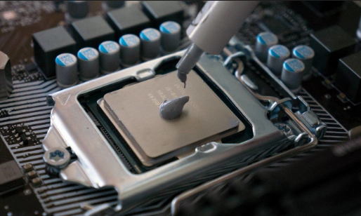 Thermal Paste vs Liquid Metal: Real Differences in Heat Transfer and Risk