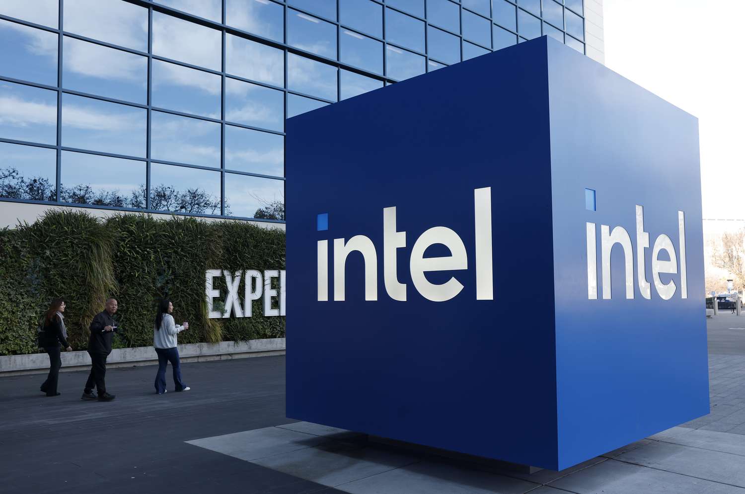 Apple and Intel deal could create a major equipment boost for ASML
