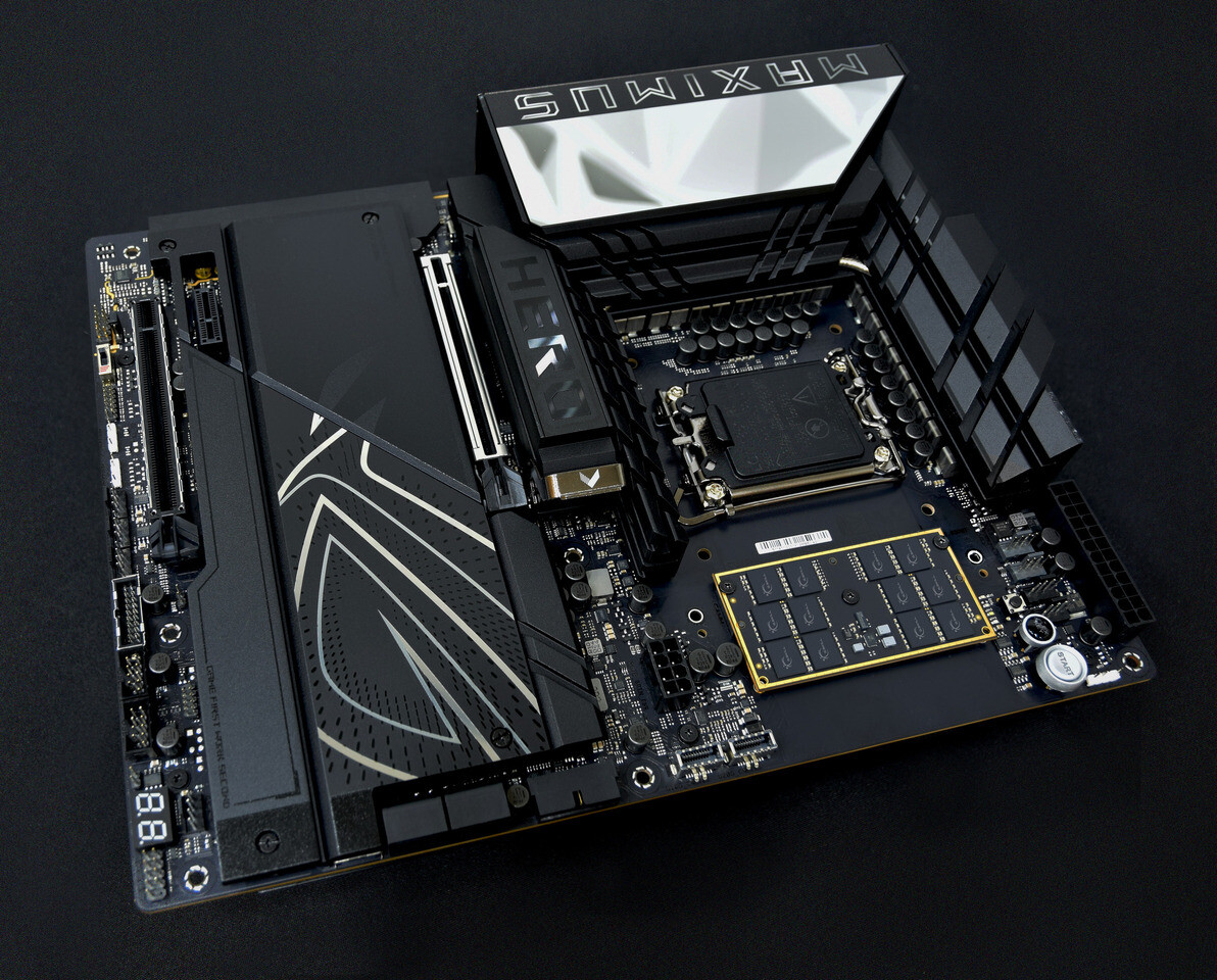 ASUS shows its first ROG DDR5 memory running at 8800 MT/s