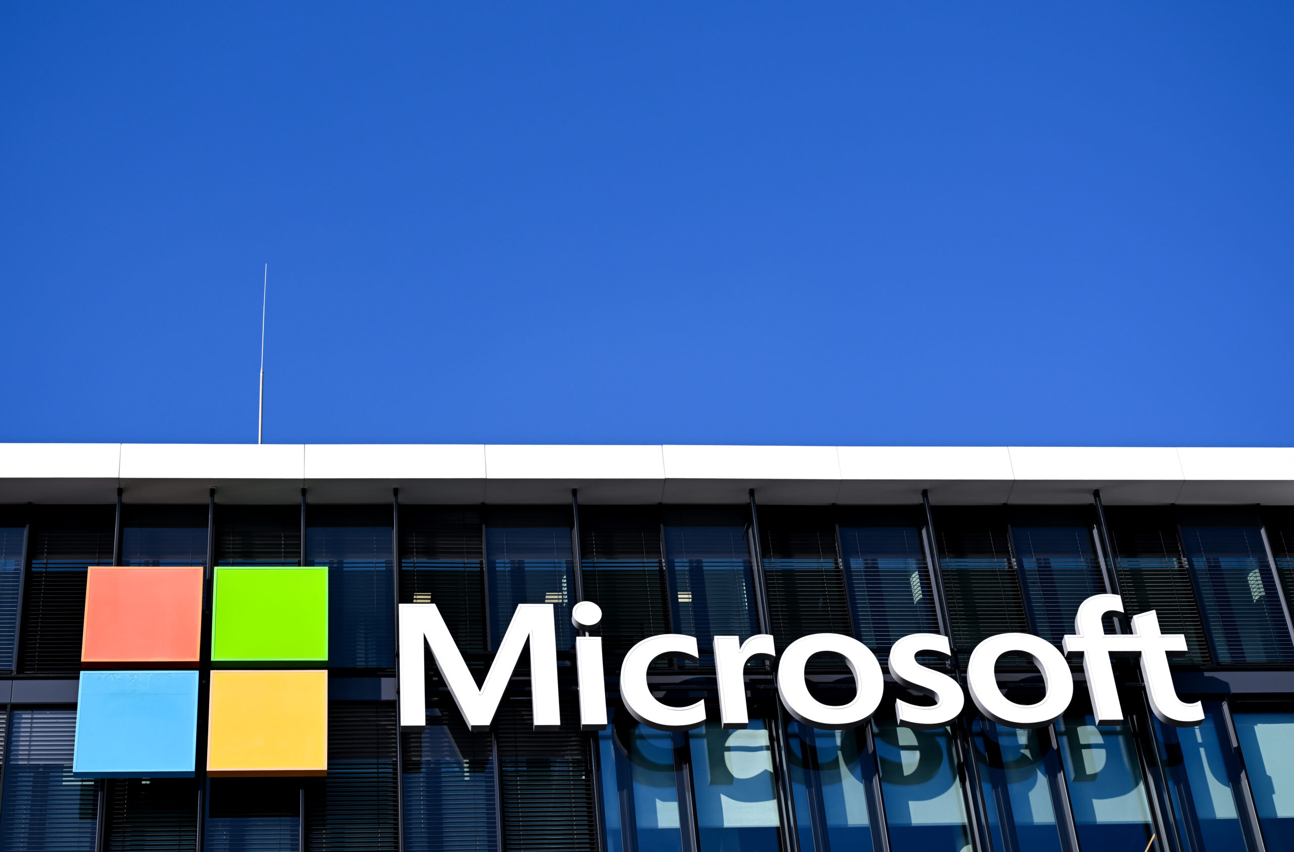 Microsoft Builds Its Own AI Models as OpenAI Partnership Becomes Less Exclusive
