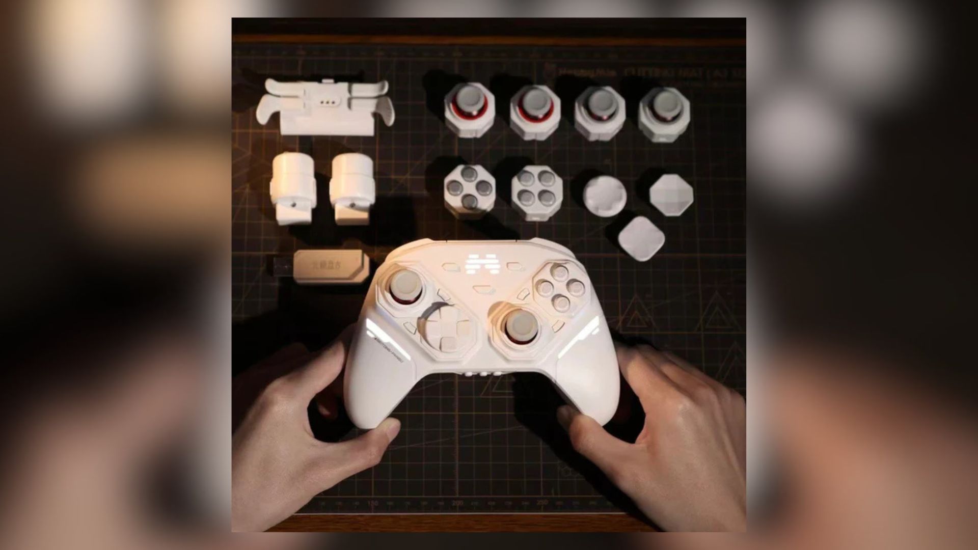 Beitong PanGu Controller Brings Swappable Sticks, Buttons, Grips, and Vibration Motors