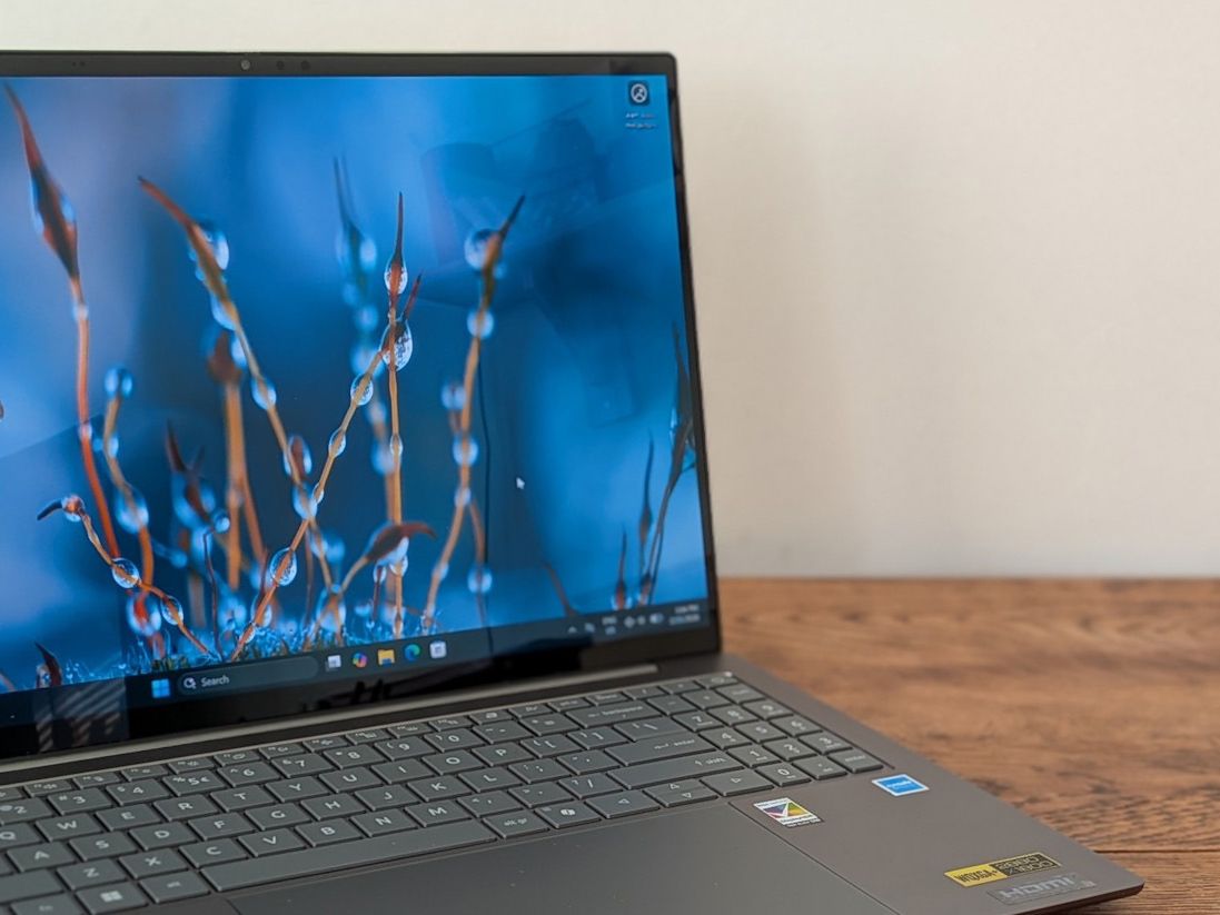 Acer Swift Go 16 AI Deal Brings Panther Lake and OLED to a $700 Laptop