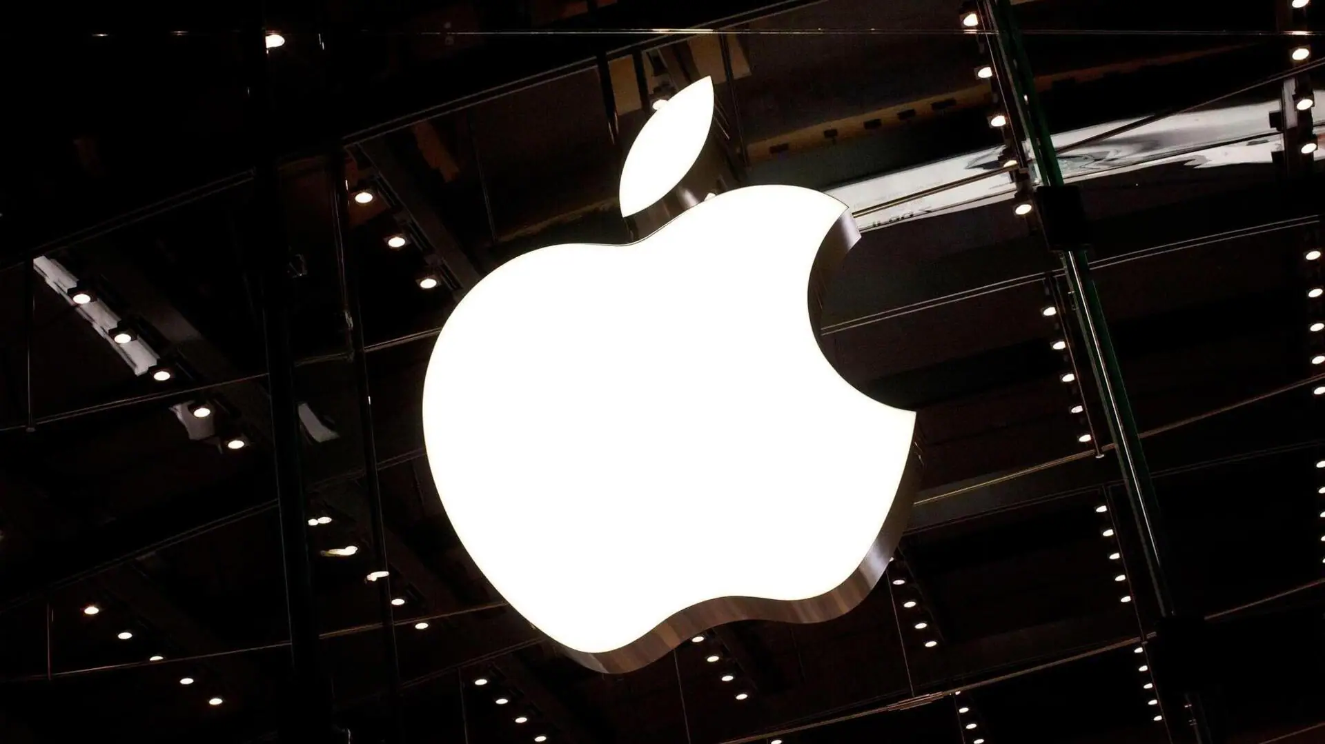 Apple and Micron Clash Over Plans to Source Memory From China’s CXMT