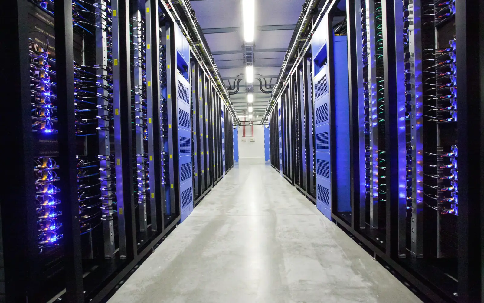 FCC Considers Ban on Chinese Optical Transceivers as US Suppliers Prepare to Expand