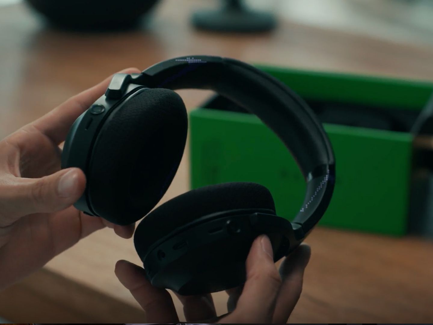 Razer Project Motoko Is Becoming a Real AI Headset With Dual Cameras and Snapdragon Hardware