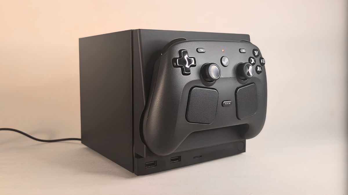 Custom Steam Machine Faceplate Doubles as a Steam Controller Charging Dock