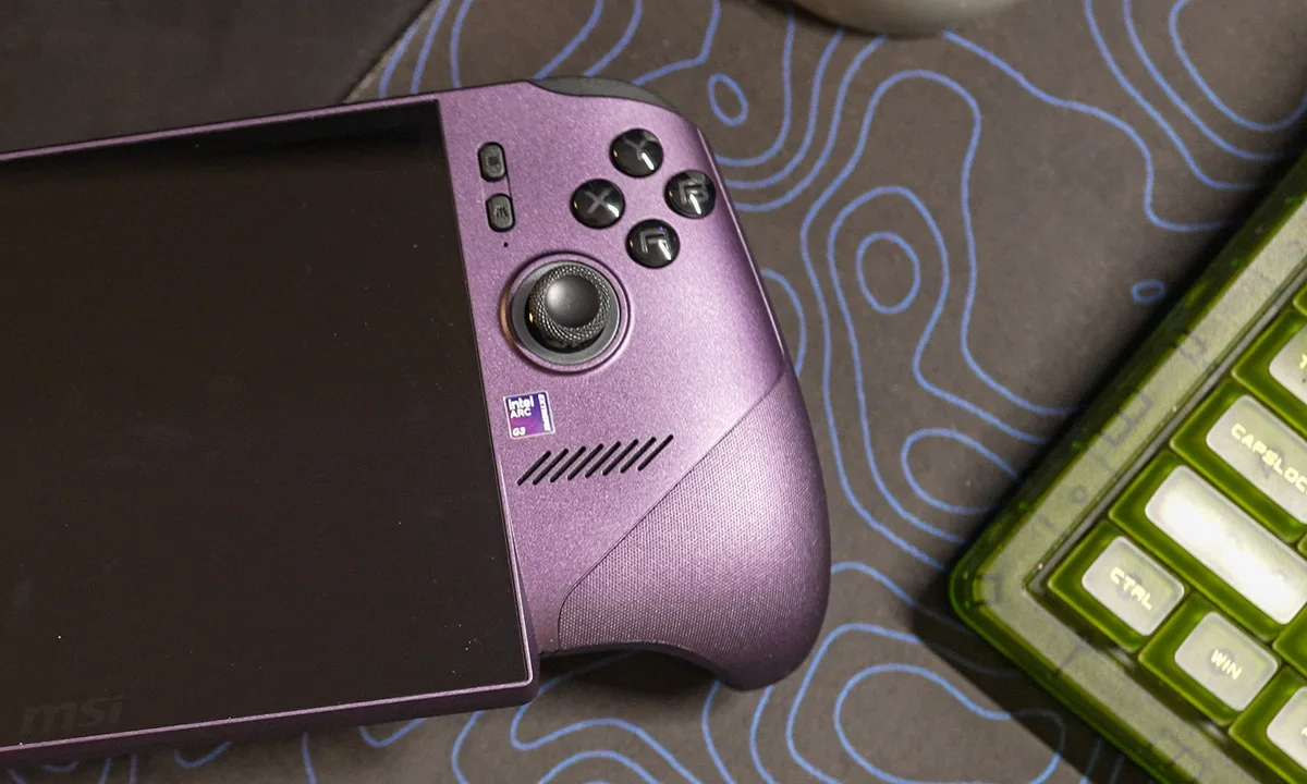 Intel Reportedly Preparing Lower Cost Panther Lake Chip for Gaming Handhelds