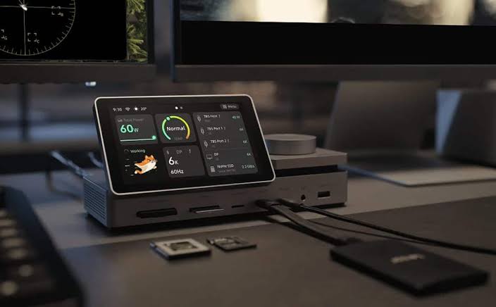 Lexar PexarBolt Ultra Thunderbolt 5 Dock Packs 22 Ports, a 5 Inch Display and NVMe Storage