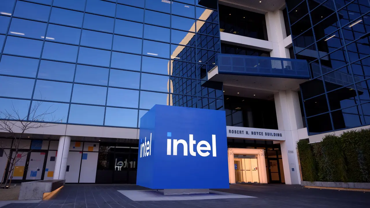 Intel Accelerates Ohio Fab Work as EMIB-T Packaging Yield Nears 90%