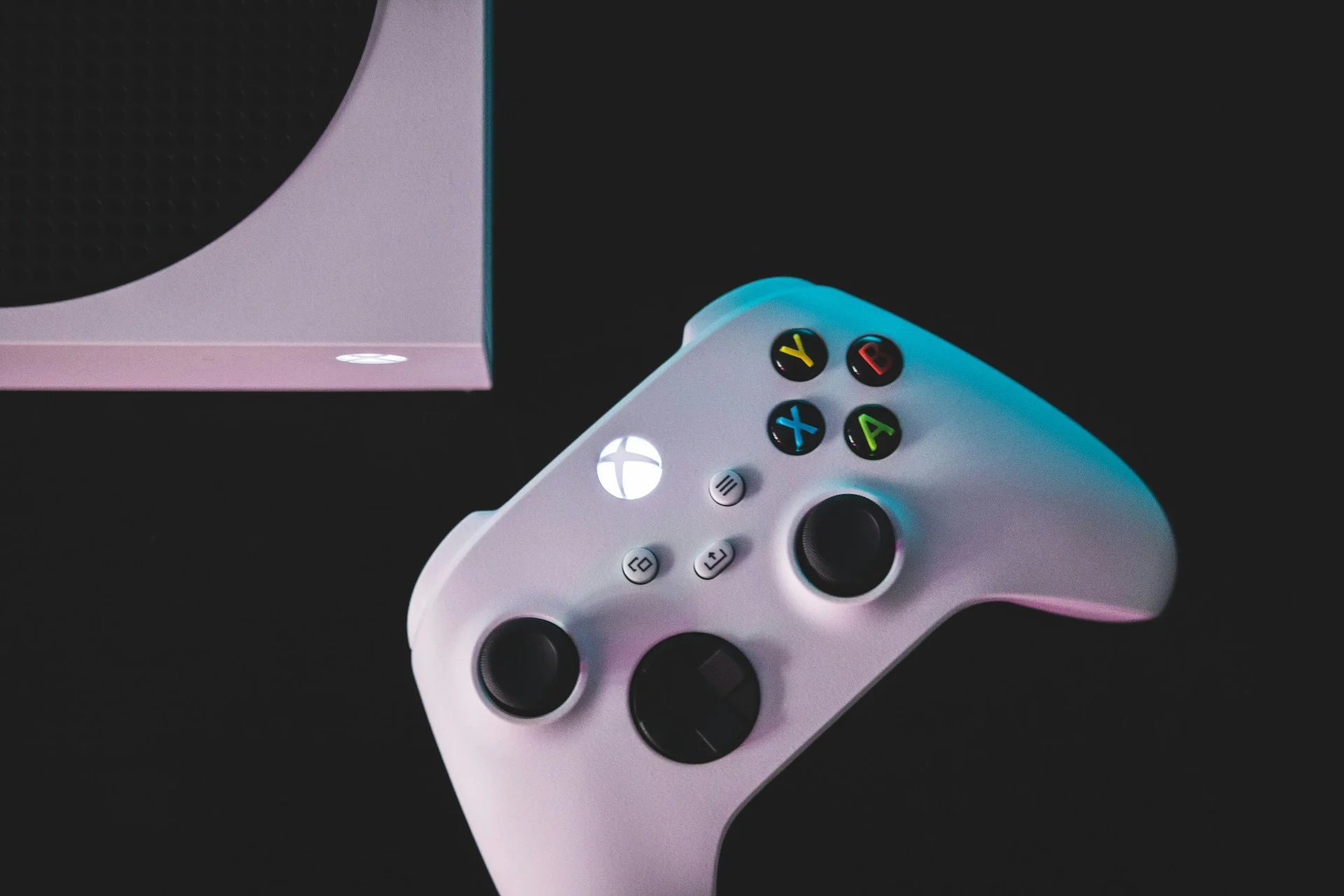 Microsoft Promises Xbox Fix After 16 Hour Outage Blocked Digital and Disc Games
