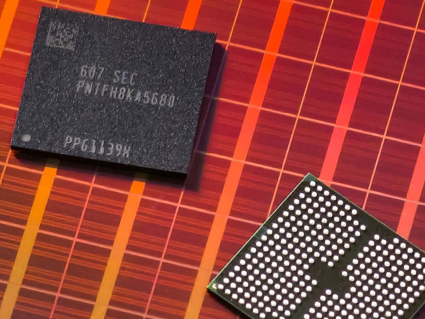 Samsung Unveils zHBM and 400 Layer V10 BV-NAND for Future AI Systems
