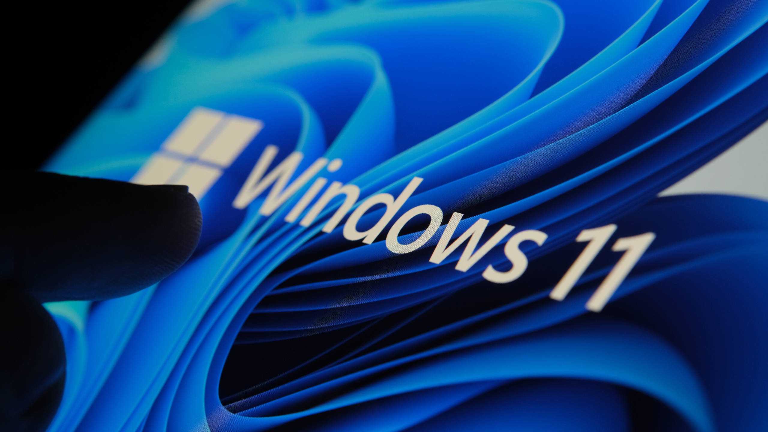 Windows 11 KB5124010 Improves Bluetooth, File Explorer and File History