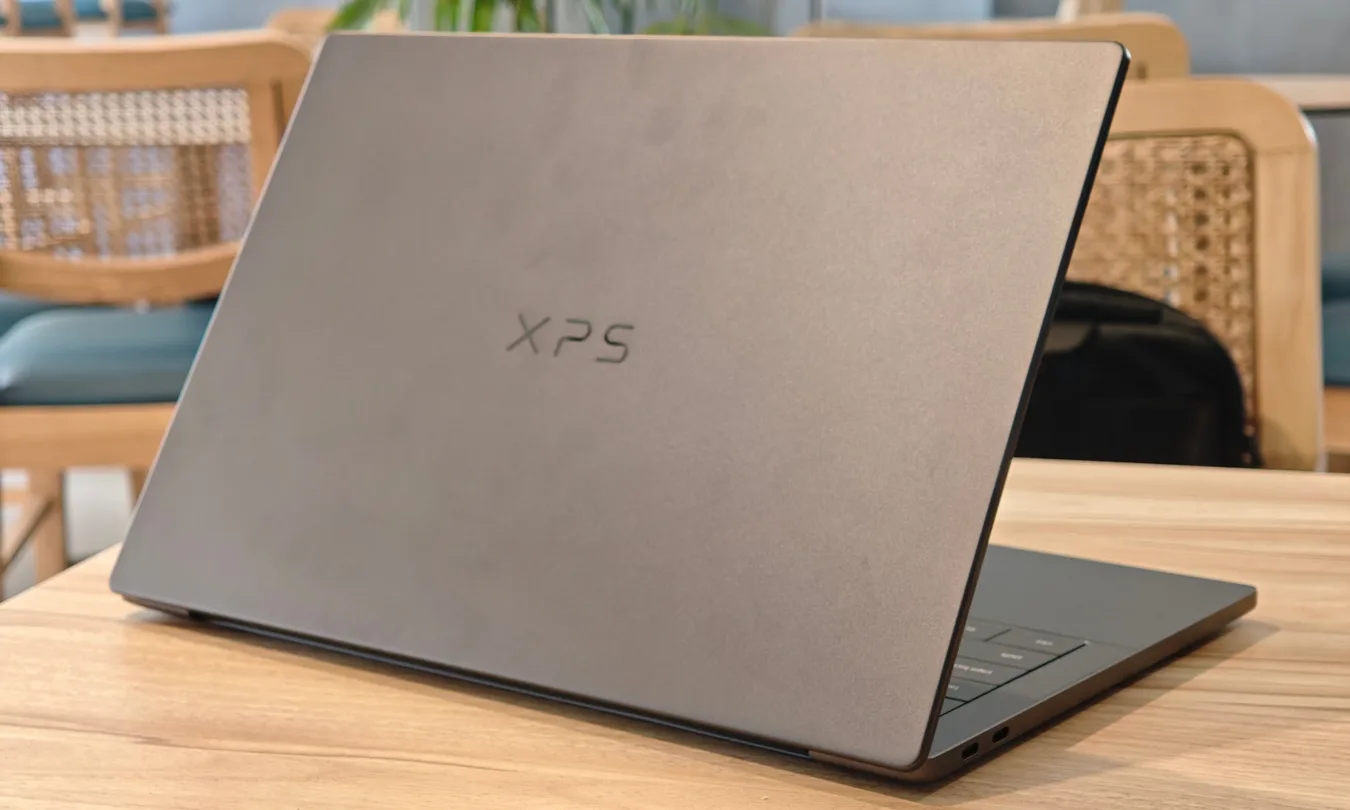 Dell 14S Pairs a 1800p 120Hz Display With Limited Memory Options