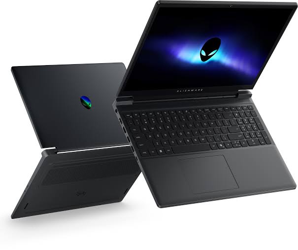 Alienware 15 Combines RTX Graphics and Campus Friendly Portability