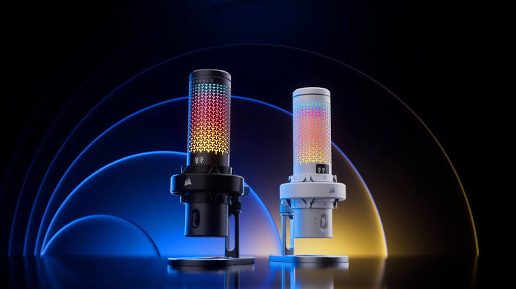 Corsair Voxara USB Microphone Launches With 32 Bit Audio and OLED Display