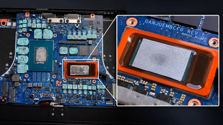 Intel Core Ultra 9 285H Laptop Gains 35% Performance After Graphene Sheet Replaces Liquid Metal