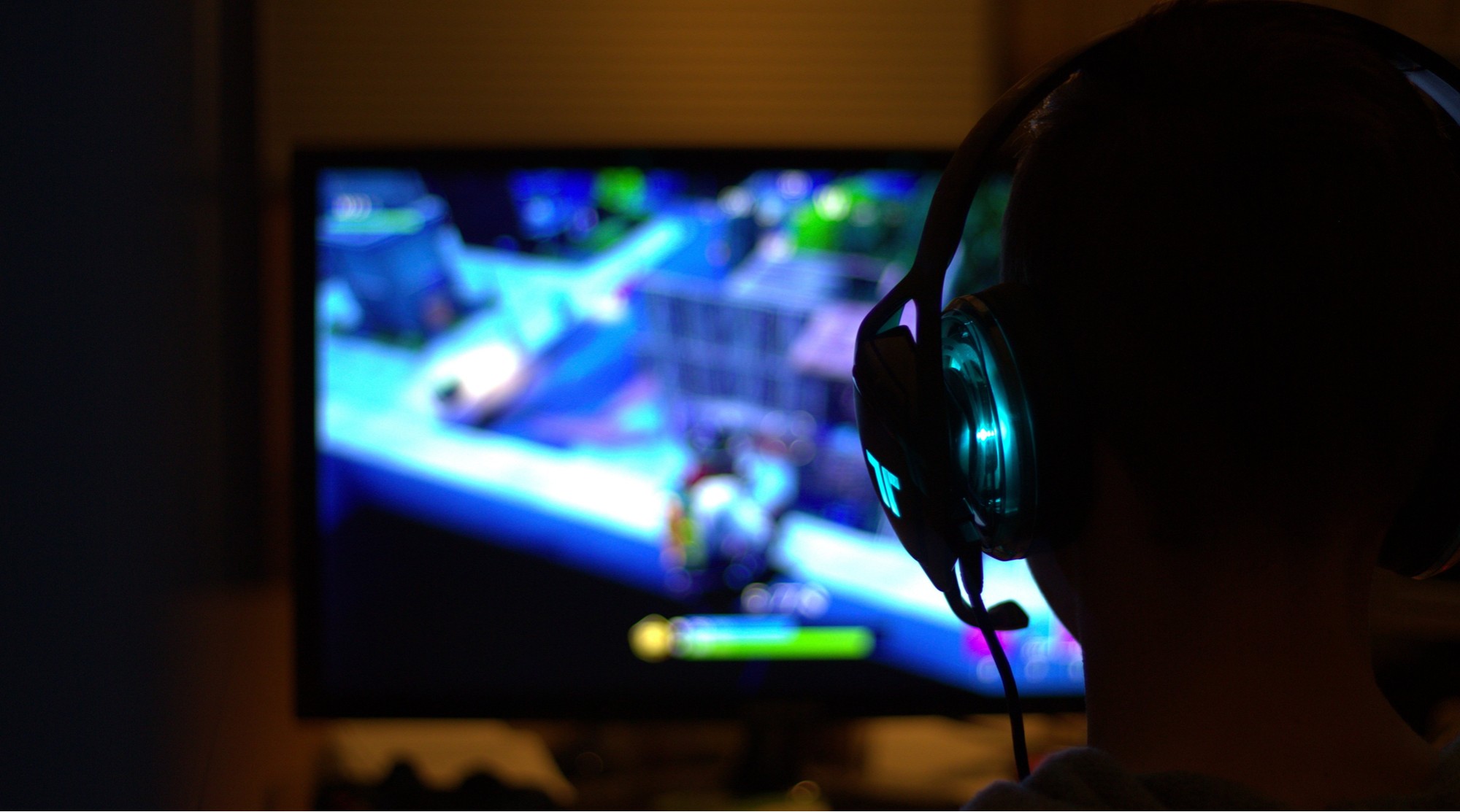 Are Platform Loyalty and Flexible Buying Habits Complementary Ways to Get More From Games